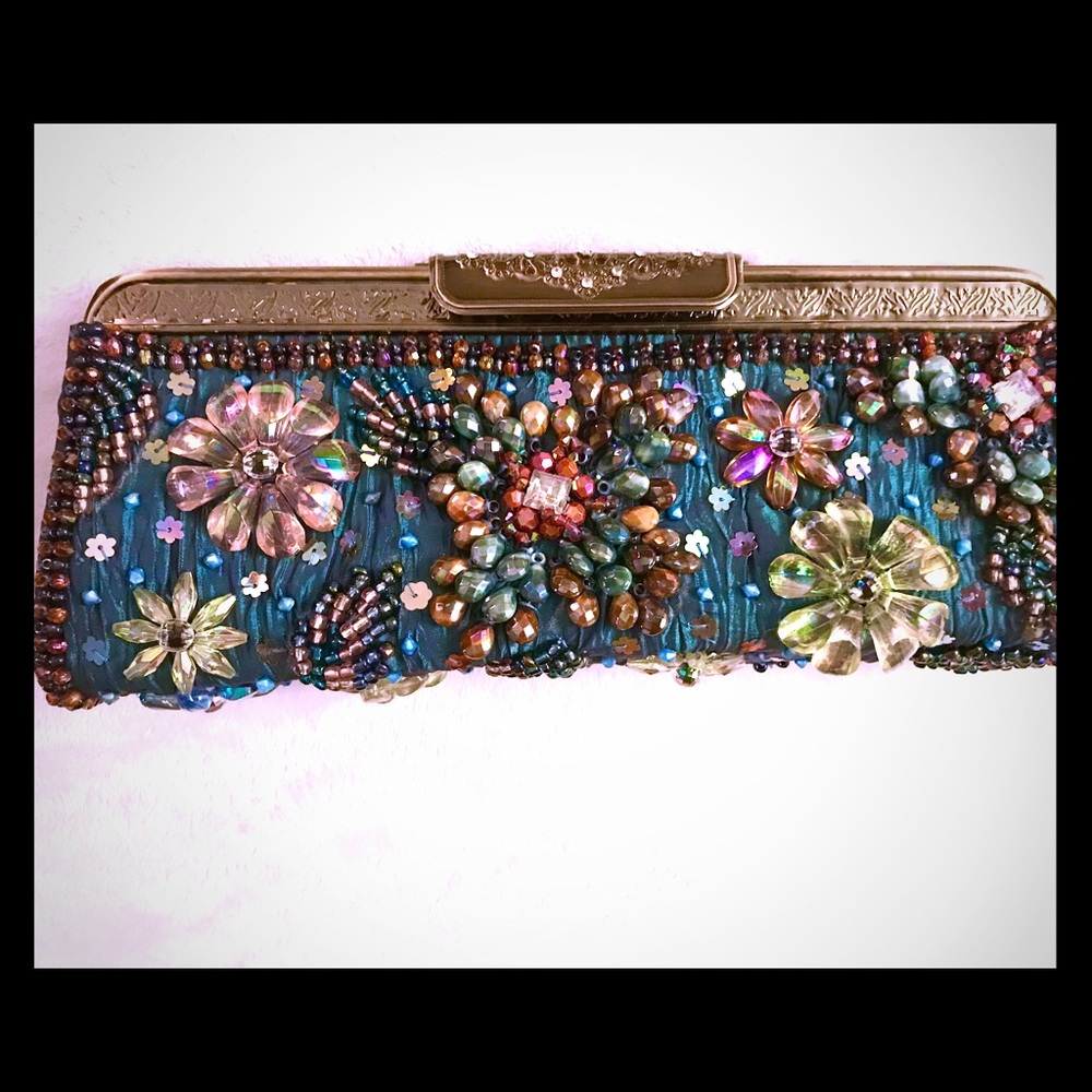Gorgeous vintage Mary Frances clutch w/ dust bag